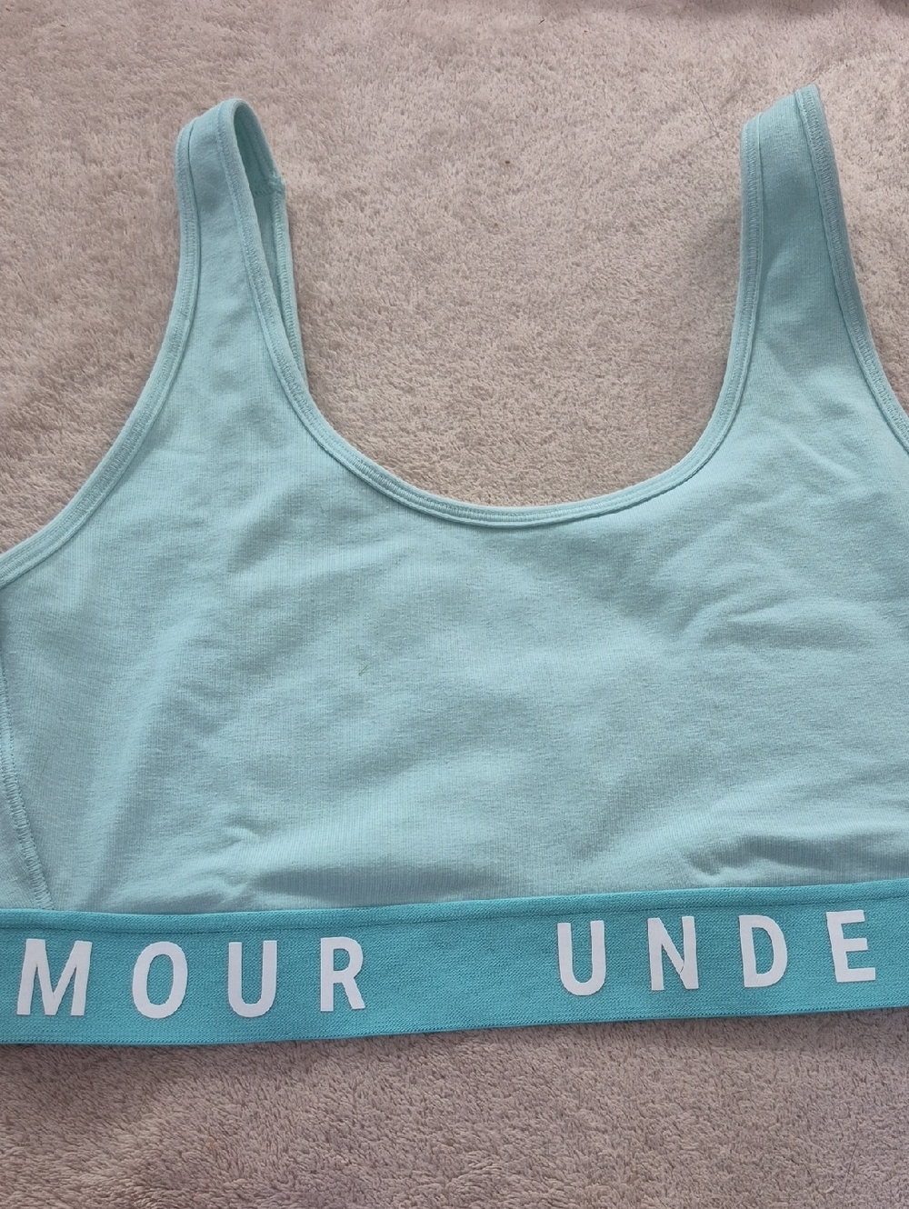 Under Armour Women's Light Aqua & Turquoise Scoop Neck Sports Bra. Sz L